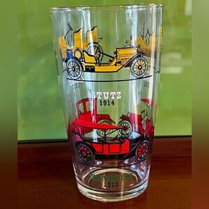 MCM Vintage cocktail shaker, 28 0z tumbler. Antique cars . Pristine cond. no
